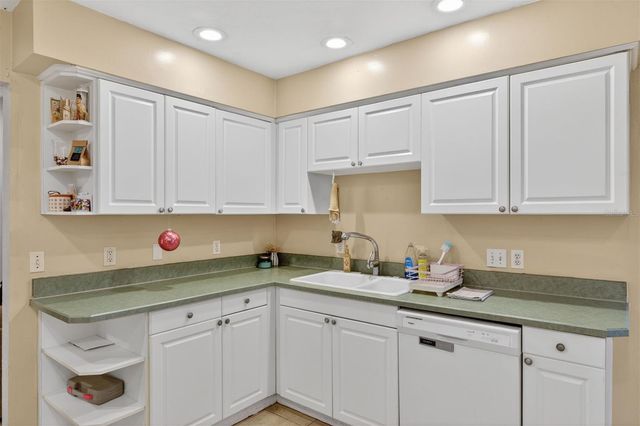 305 NW 28TH STREET, Gainesville, FL 32607