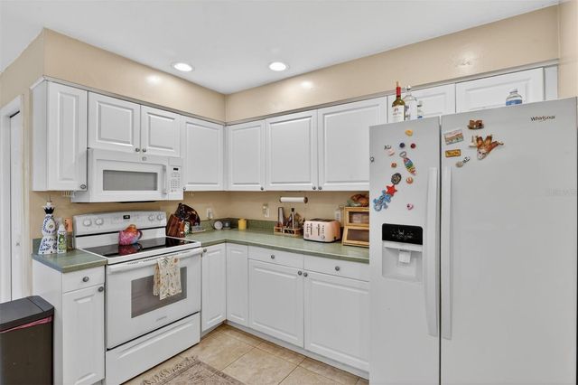 305 NW 28TH STREET, Gainesville, FL 32607