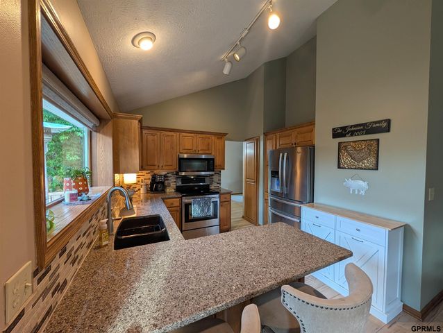 6111 Tennyson Circle, Lincoln, NE 68516