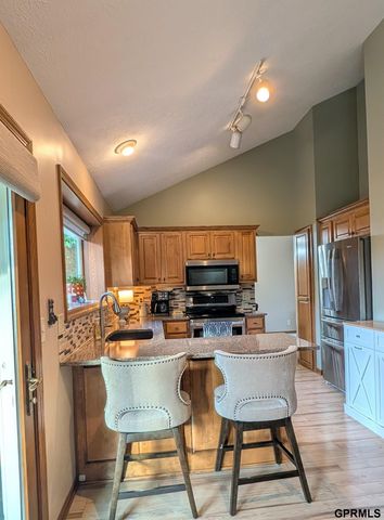 6111 Tennyson Circle, Lincoln, NE 68516