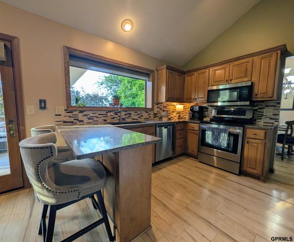 6111 Tennyson Circle, Lincoln, NE 68516