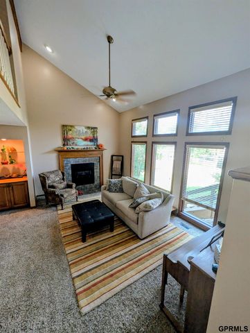 6111 Tennyson Circle, Lincoln, NE 68516