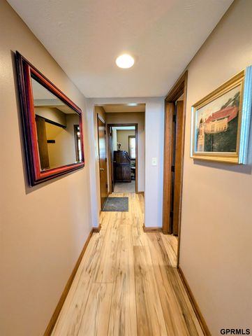 6111 Tennyson Circle, Lincoln, NE 68516