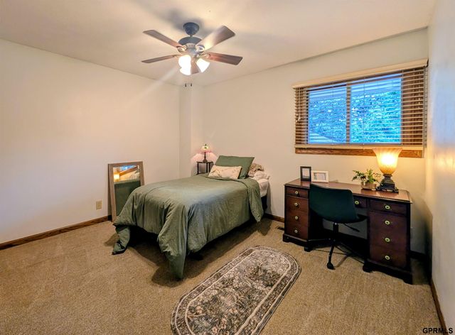 6111 Tennyson Circle, Lincoln, NE 68516
