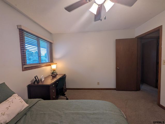 6111 Tennyson Circle, Lincoln, NE 68516