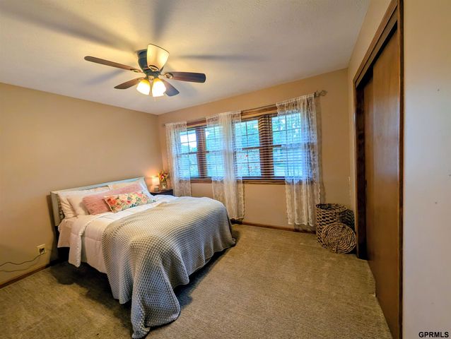 6111 Tennyson Circle, Lincoln, NE 68516