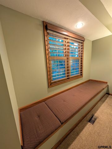 6111 Tennyson Circle, Lincoln, NE 68516