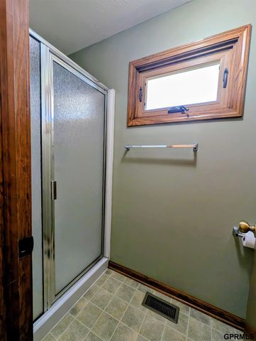 6111 Tennyson Circle, Lincoln, NE 68516