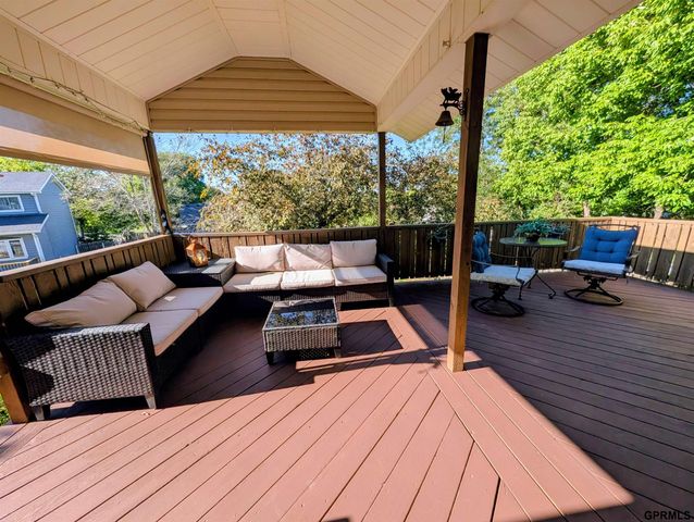 6111 Tennyson Circle, Lincoln, NE 68516