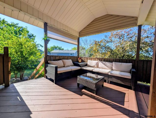 6111 Tennyson Circle, Lincoln, NE 68516