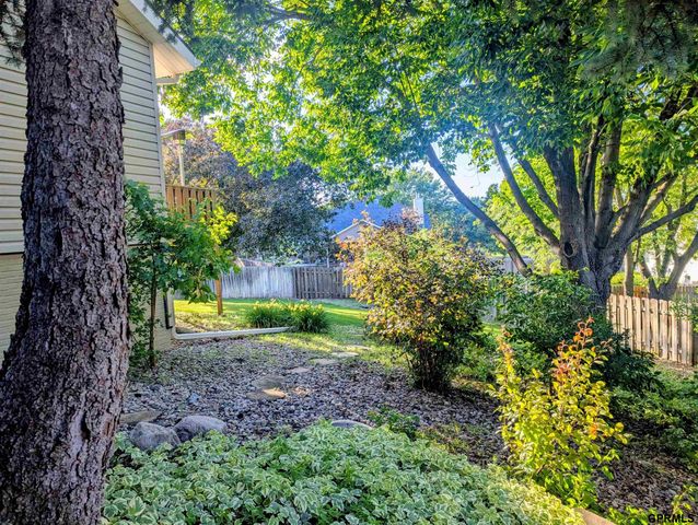 6111 Tennyson Circle, Lincoln, NE 68516