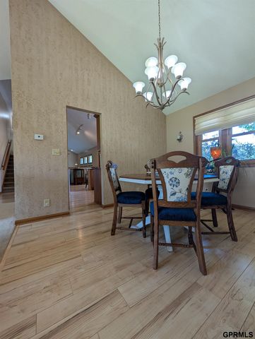 6111 Tennyson Circle, Lincoln, NE 68516