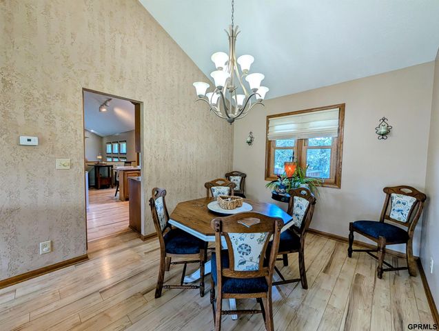 6111 Tennyson Circle, Lincoln, NE 68516