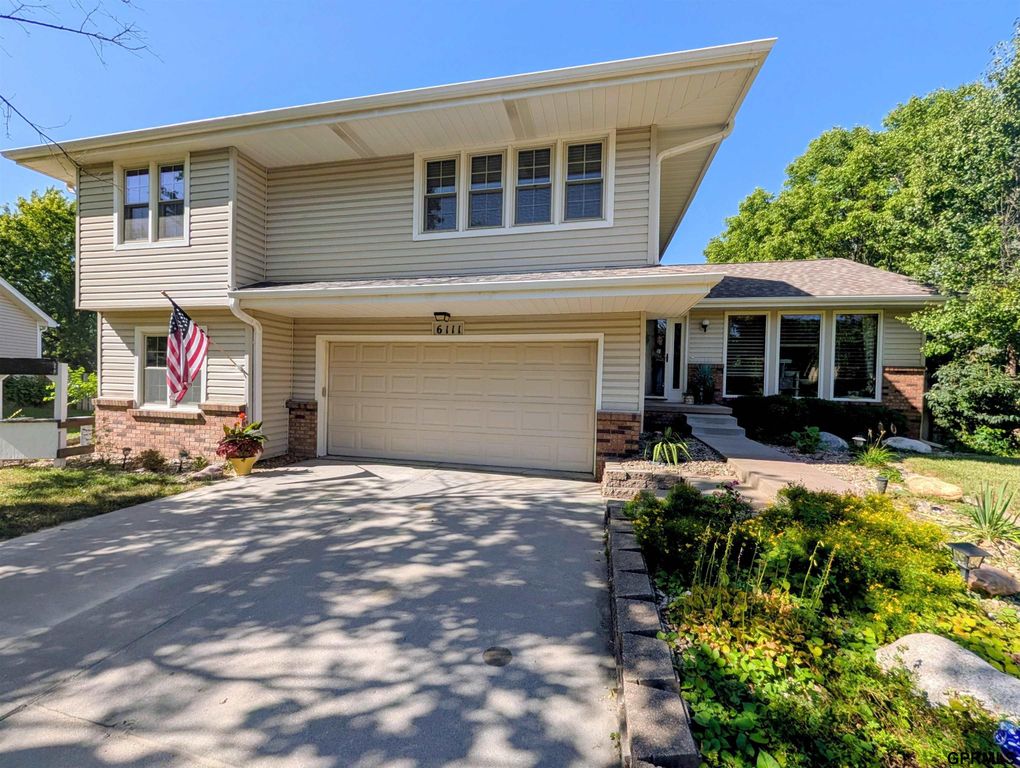6111 Tennyson Circle, Lincoln, NE 68516