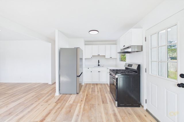 46 Brock Ave, New Bedford, MA 02744