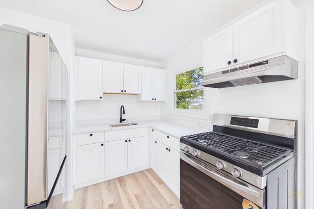 46 Brock Ave, New Bedford, MA 02744
