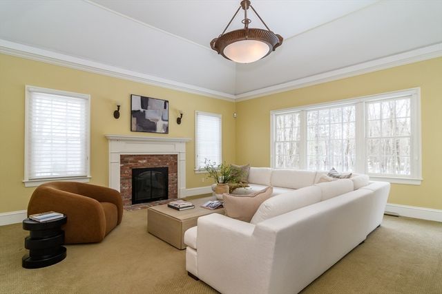 19 Skyview Lane, Sudbury, MA 01776