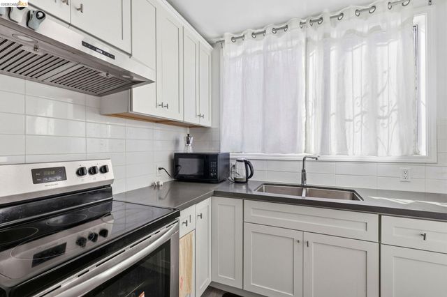 869 WOODSIDE WAY, San Mateo, CA 94401