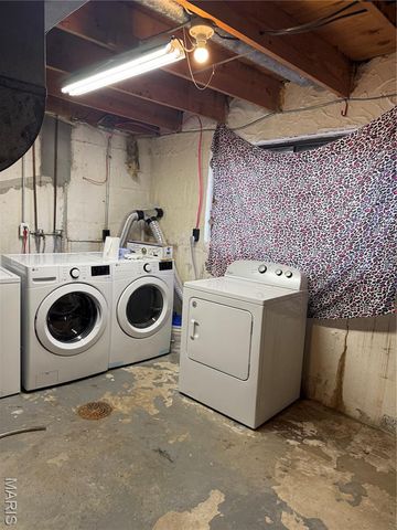 124 Carmel Woods, Ellisville, MO 63021