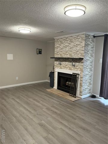 124 Carmel Woods, Ellisville, MO 63021