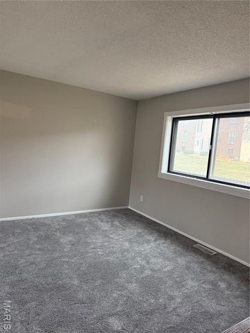 124 Carmel Woods, Ellisville, MO 63021