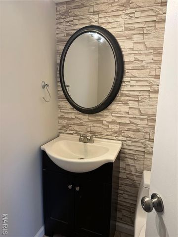 124 Carmel Woods, Ellisville, MO 63021