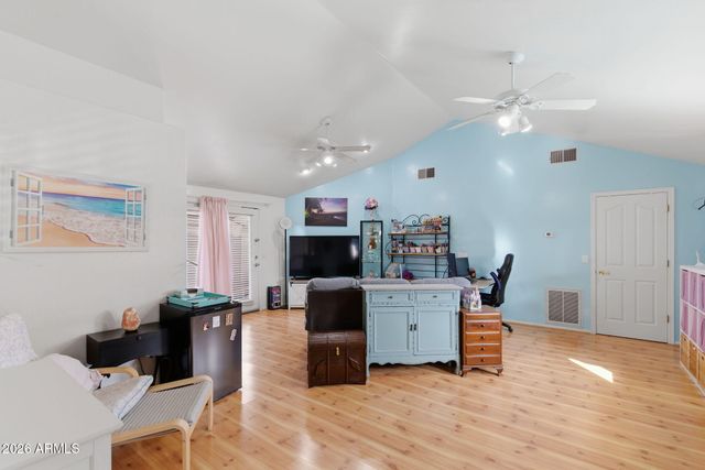 823 N HILL Circle, Mesa, AZ 85203