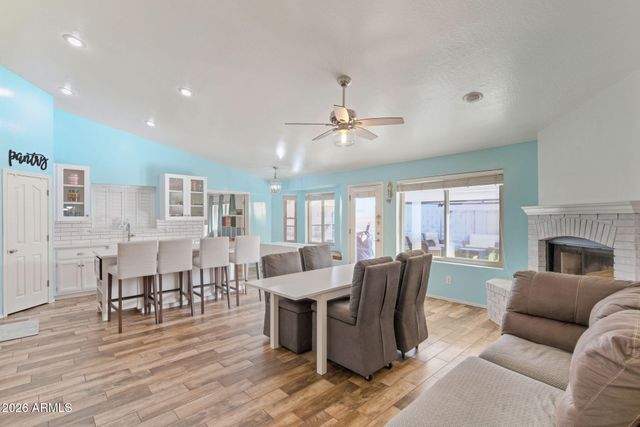 823 N HILL Circle, Mesa, AZ 85203