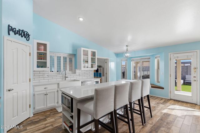 823 N HILL Circle, Mesa, AZ 85203