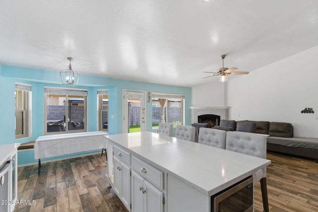 823 N HILL Circle, Mesa, AZ 85203