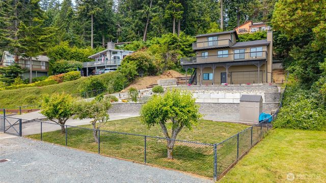 2123 Stoney Beach Lane, Oak Harbor, WA 98277