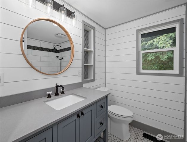2123 Stoney Beach Lane, Oak Harbor, WA 98277