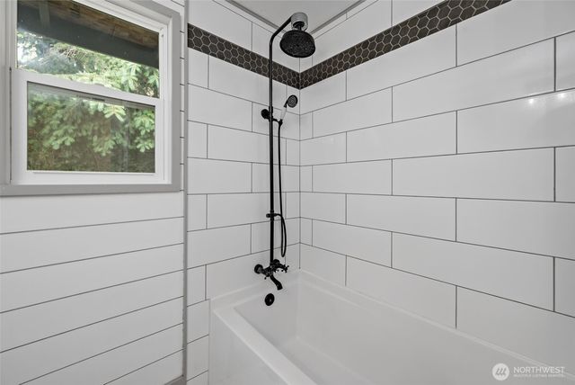 2123 Stoney Beach Lane, Oak Harbor, WA 98277