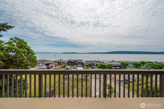 2123 Stoney Beach Lane, Oak Harbor, WA 98277