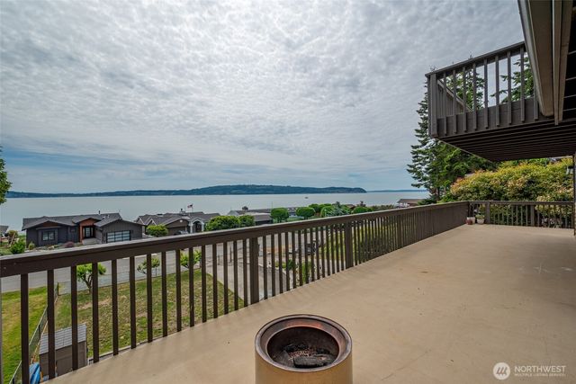 2123 Stoney Beach Lane, Oak Harbor, WA 98277