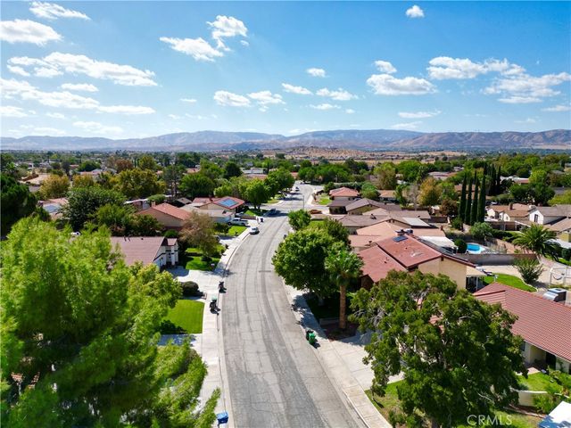 42944 Beau Ville Court, Lancaster, CA 93536