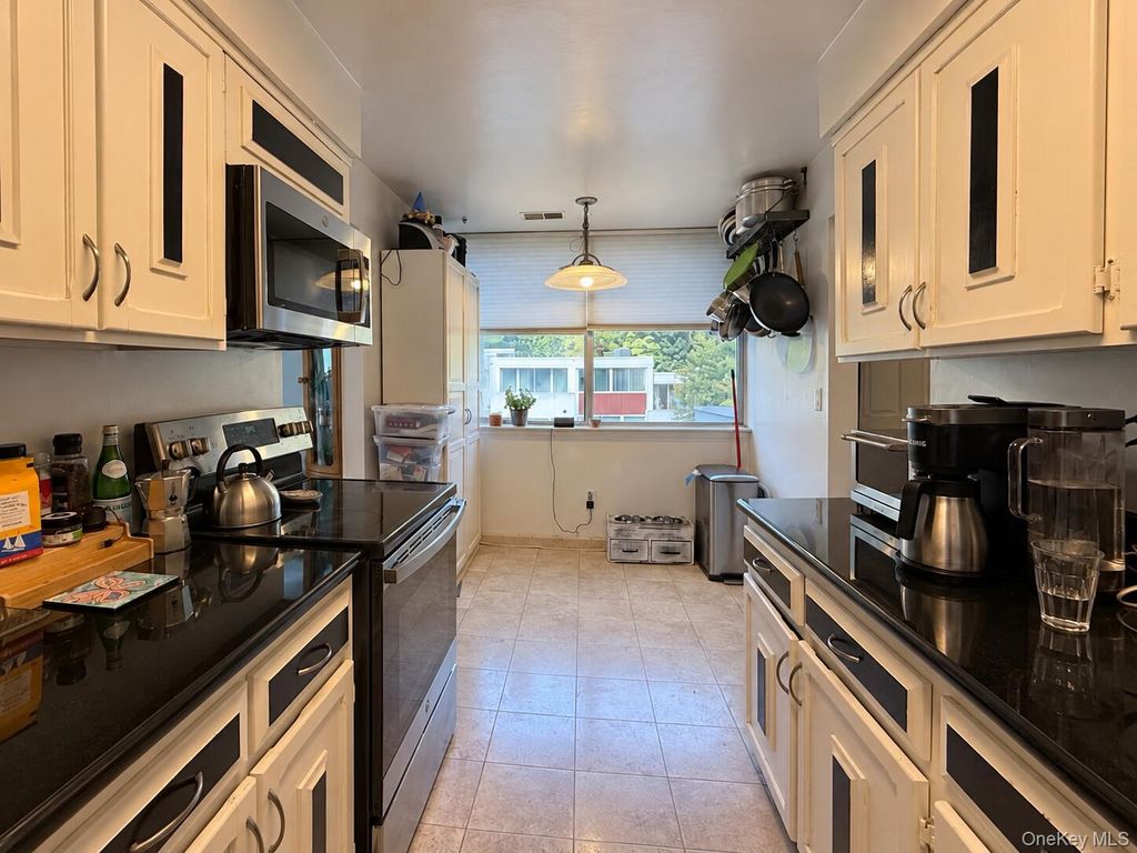 921 Colony Drive, Hartsdale, NY 10530 — photo 4