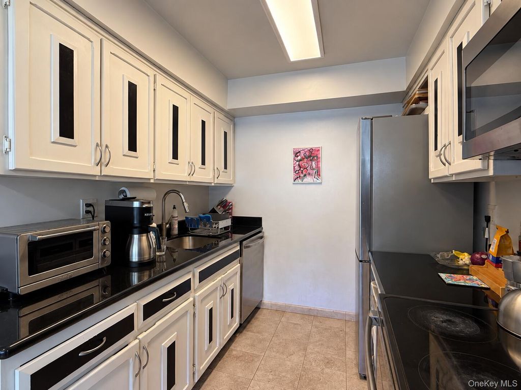 921 Colony Drive, Hartsdale, NY 10530 — photo 5