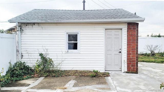 469 River Street, Oceanside, NY 11572