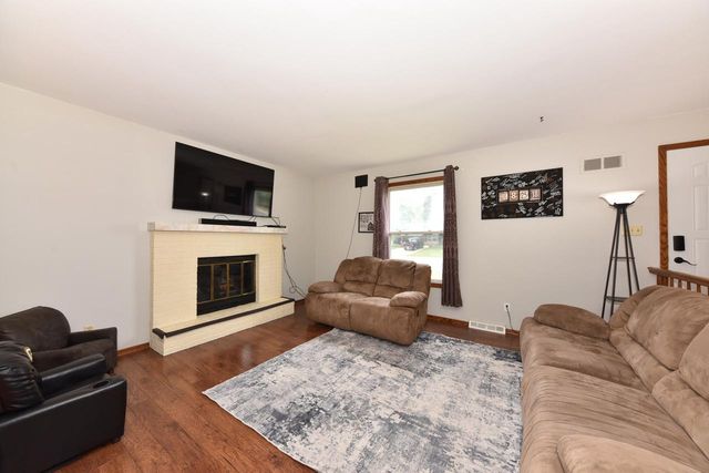 W165N10648 Wagon TRAIL, Germantown, WI 53022