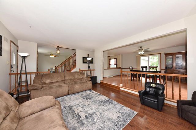 W165N10648 Wagon TRAIL, Germantown, WI 53022