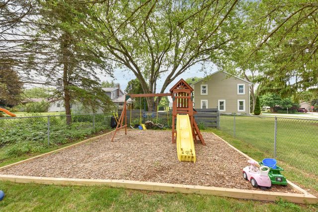 W165N10648 Wagon TRAIL, Germantown, WI 53022