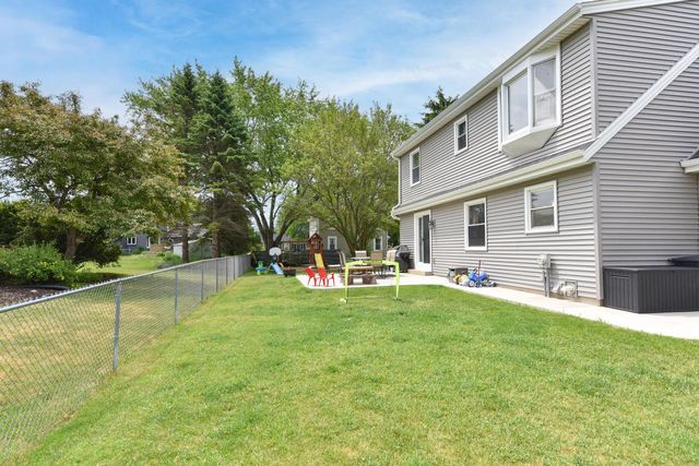 W165N10648 Wagon TRAIL, Germantown, WI 53022
