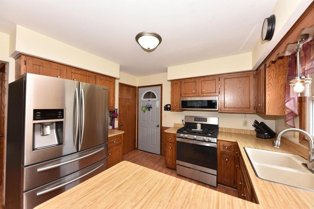 W165N10648 Wagon TRAIL, Germantown, WI 53022