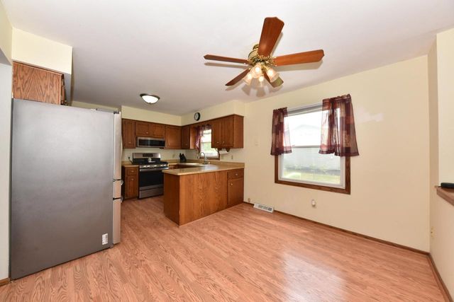 W165N10648 Wagon TRAIL, Germantown, WI 53022