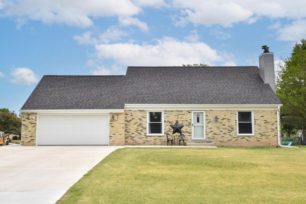 W165N10648 Wagon TRAIL, Germantown, WI 53022