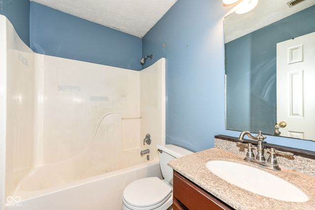 6211 Glen Flint Court, Indianapolis, IN 46254