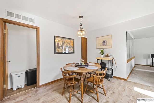3809 S 56th Street, Lincoln, NE 68506
