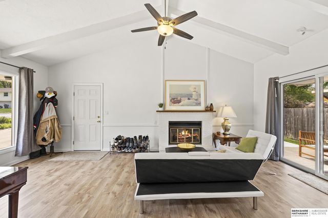3809 S 56th Street, Lincoln, NE 68506