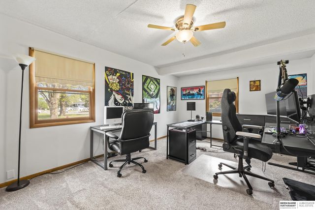 3809 S 56th Street, Lincoln, NE 68506